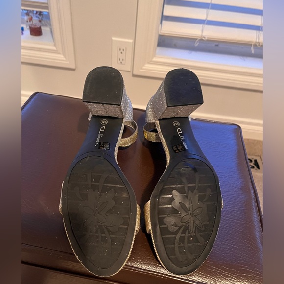 CL by Laundry gold shimmer heels - Picture 3 of 3